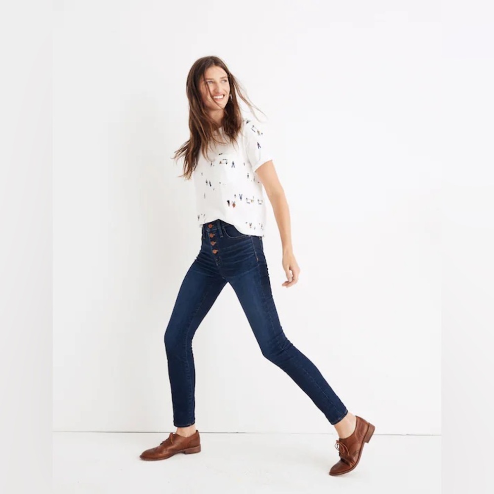 Tall 9" Mid-Rise Skinny Jeans in Hayes Wash: Button-Front Edition. Like new.